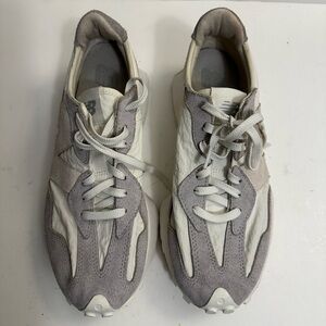 New Blance 327 Suede Trimmed Sneaker Women's Size 9.0